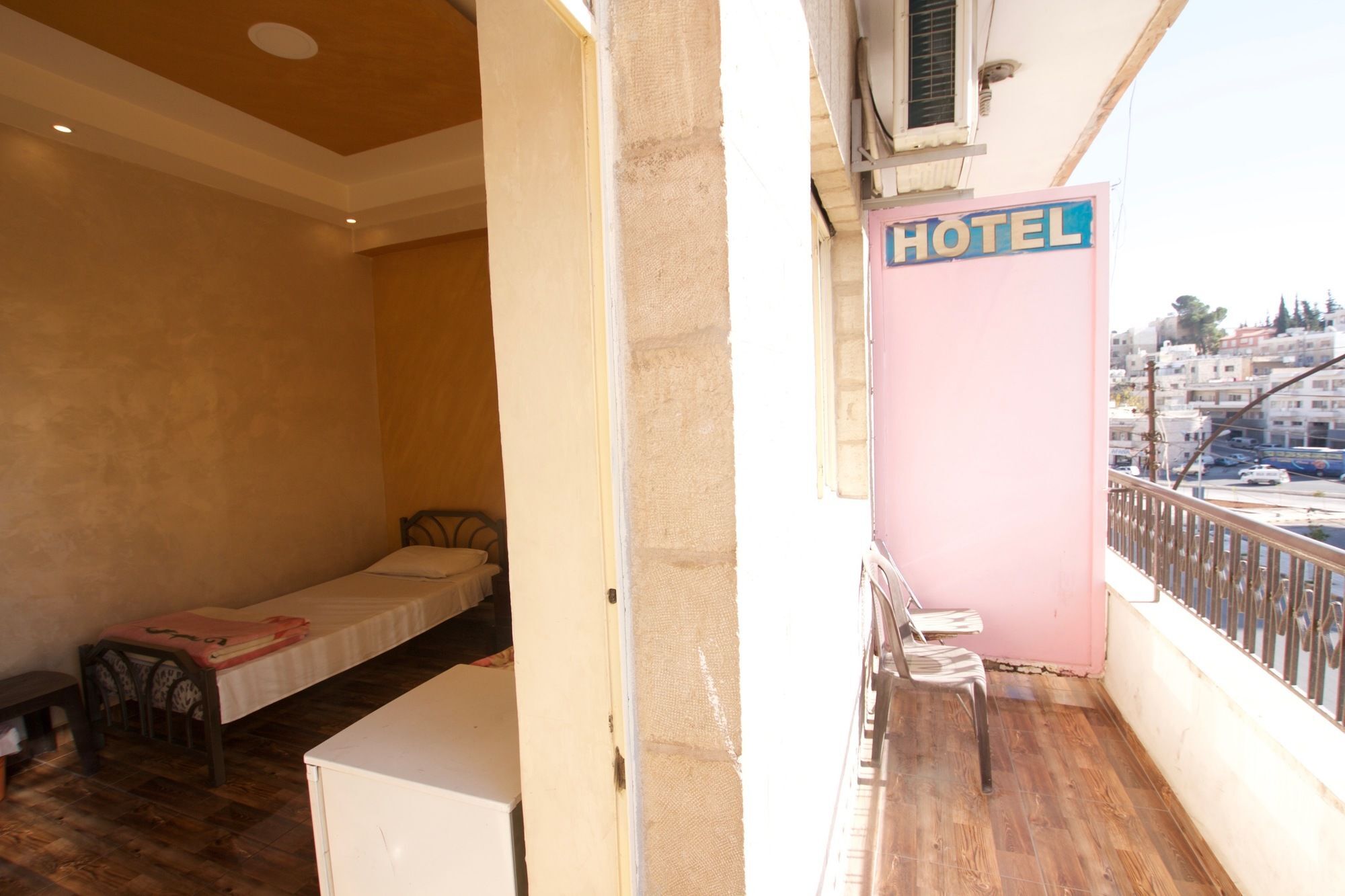 Sun Rise Hotel & Hostel & Tours อัมมาน ภายนอก รูปภาพ
